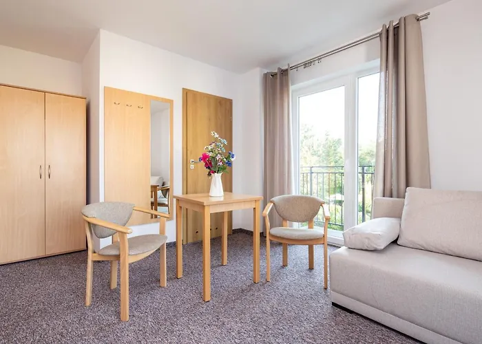 Dg Albatros Ii Проживание в семье