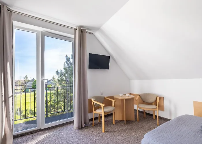 Dg Albatros Ii Проживание в семье Реваль