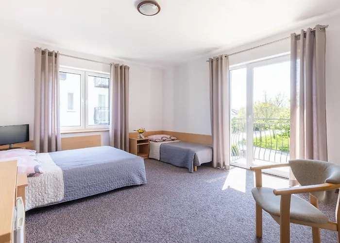 Dg Albatros Ii Проживание в семье *