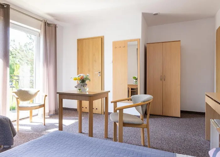 Dg Albatros Ii Проживание в семье Реваль