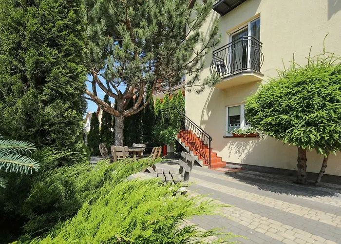 Dg Albatros Ii Проживание в семье Реваль